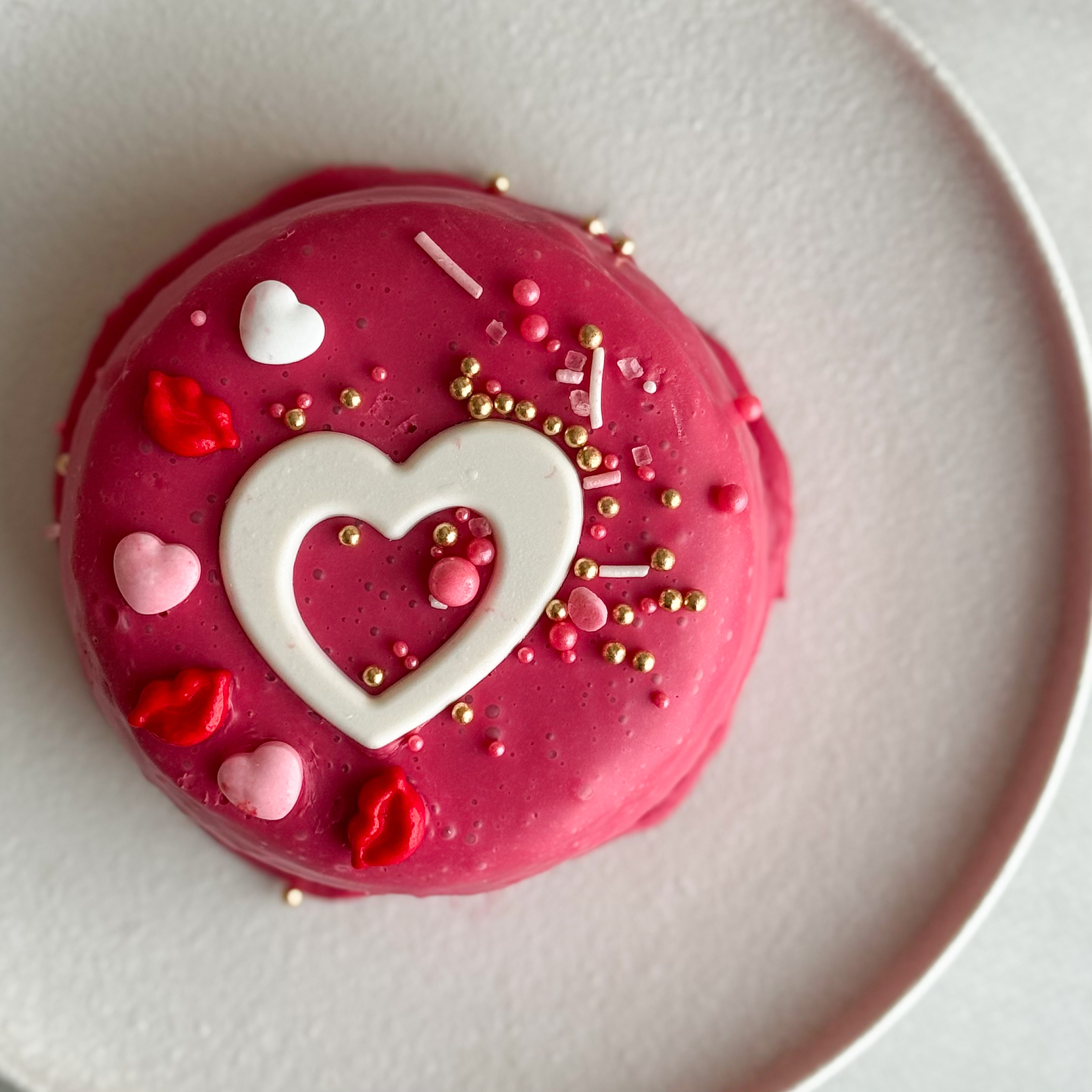 Бенто-торт ЧК «ONE TROPIC» (день влюблённых, 8 марта) в индивид.упаковке. Нежный чизкейк с начинкой из ананасового конфитюра с кусочками ананаса на тонкой песочной подложке в лимитированном дизайне. изображение 3