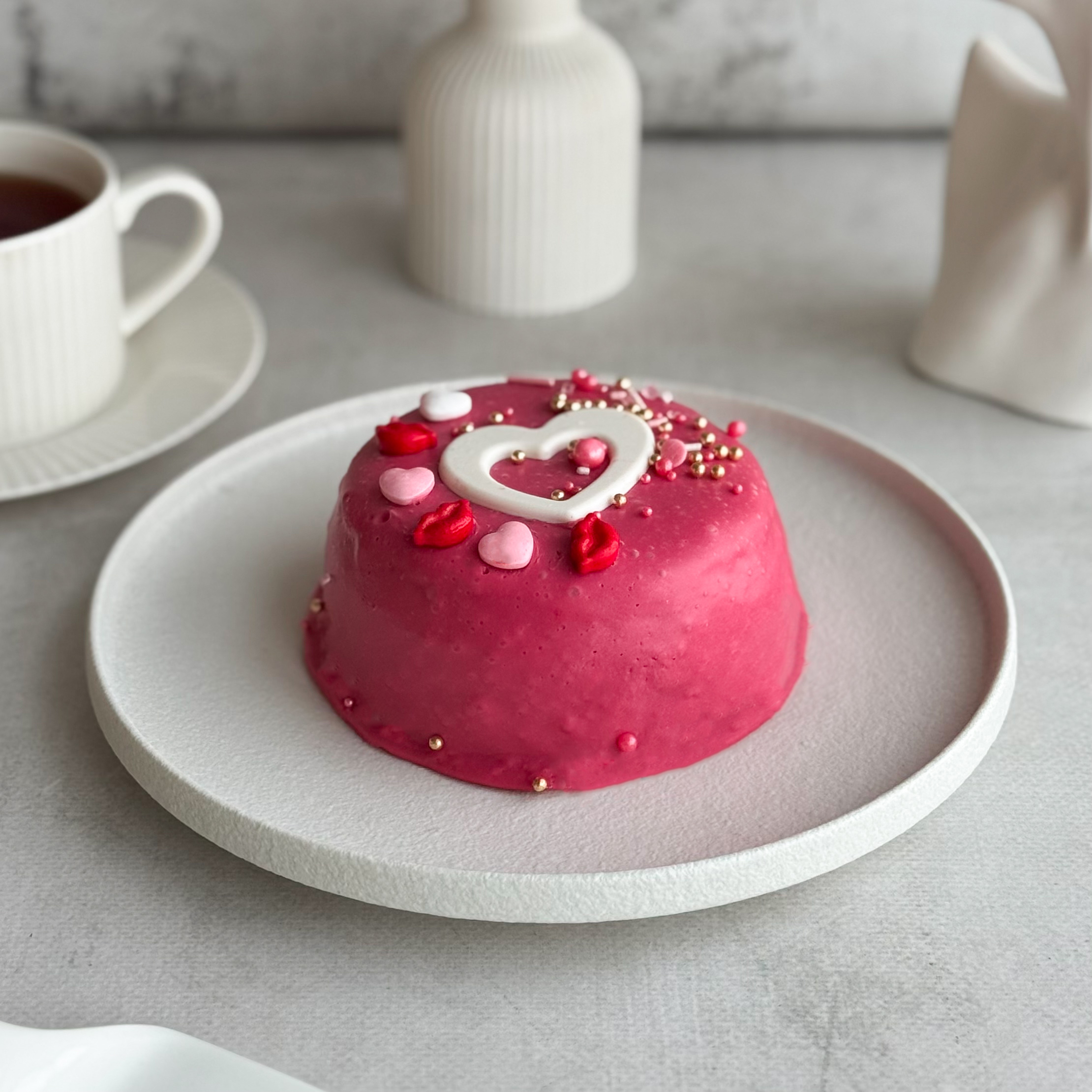 Бенто-торт ЧК «ONE TROPIC» (день влюблённых, 8 марта) в индивид.упаковке. Нежный чизкейк с начинкой из ананасового конфитюра с кусочками ананаса на тонкой песочной подложке в лимитированном дизайне. изображение 4