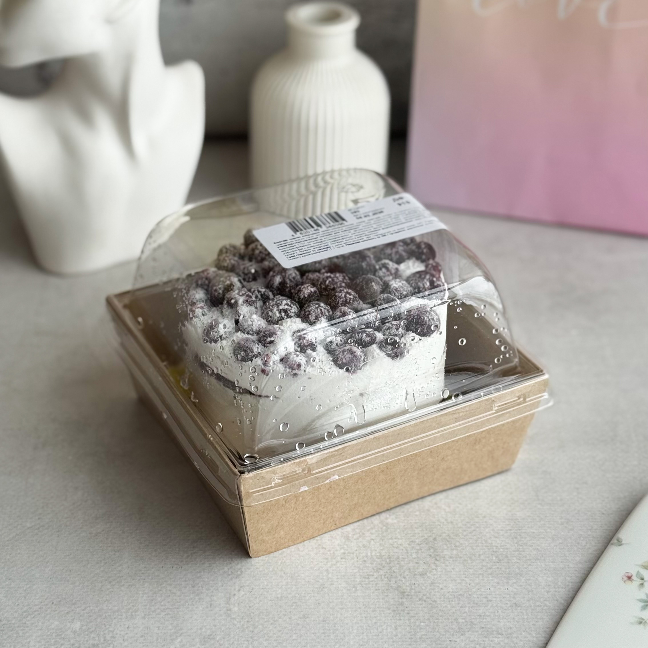 Бенто-торт с чёрной смородиной в индивид.упаковке изображение 3