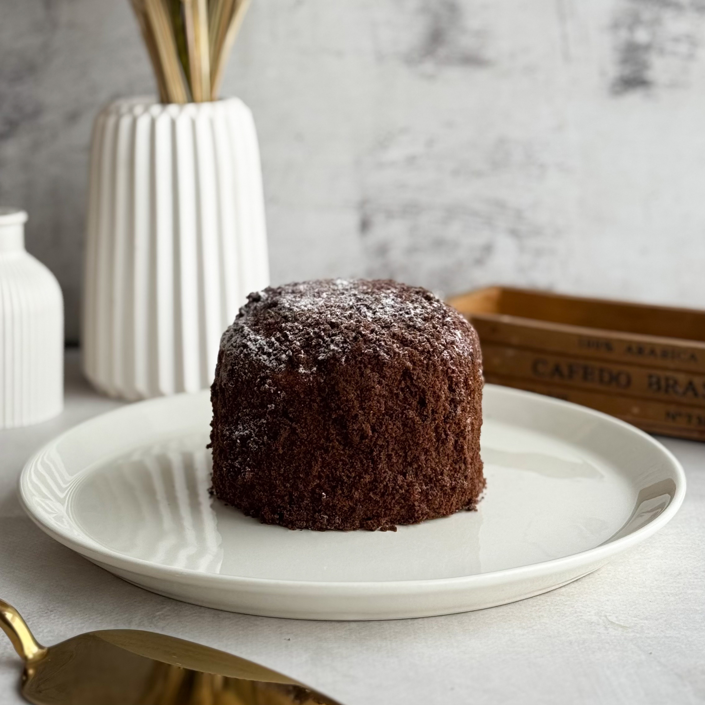 Бенто-торт Сметанник с малиной. Шоколадные бисквиты, прослоенные сметанным кремом и малиной. изображение 2