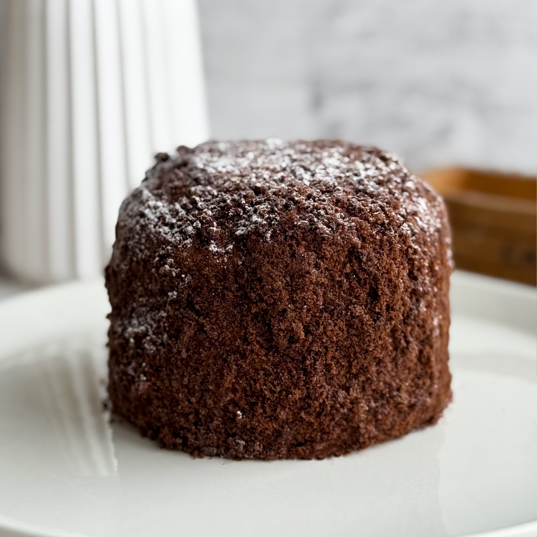 Бенто-торт Сметанник с малиной. Шоколадные бисквиты, прослоенные сметанным кремом и малиной. изображение 4