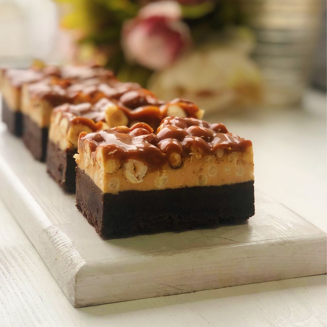 Пирожное "Брауни с карамелью и фундуком" изображение 3