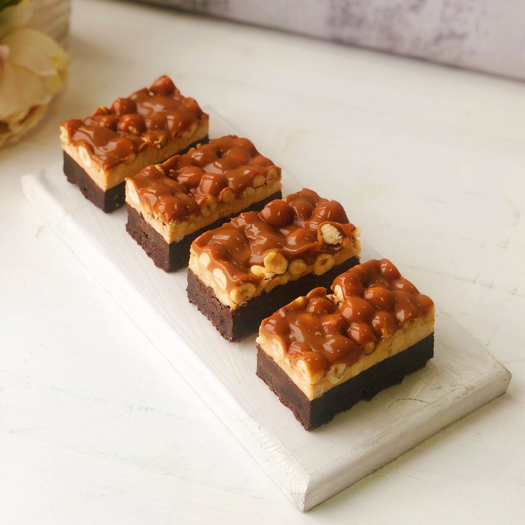 Пирожное "Брауни с карамелью и фундуком" изображение 4