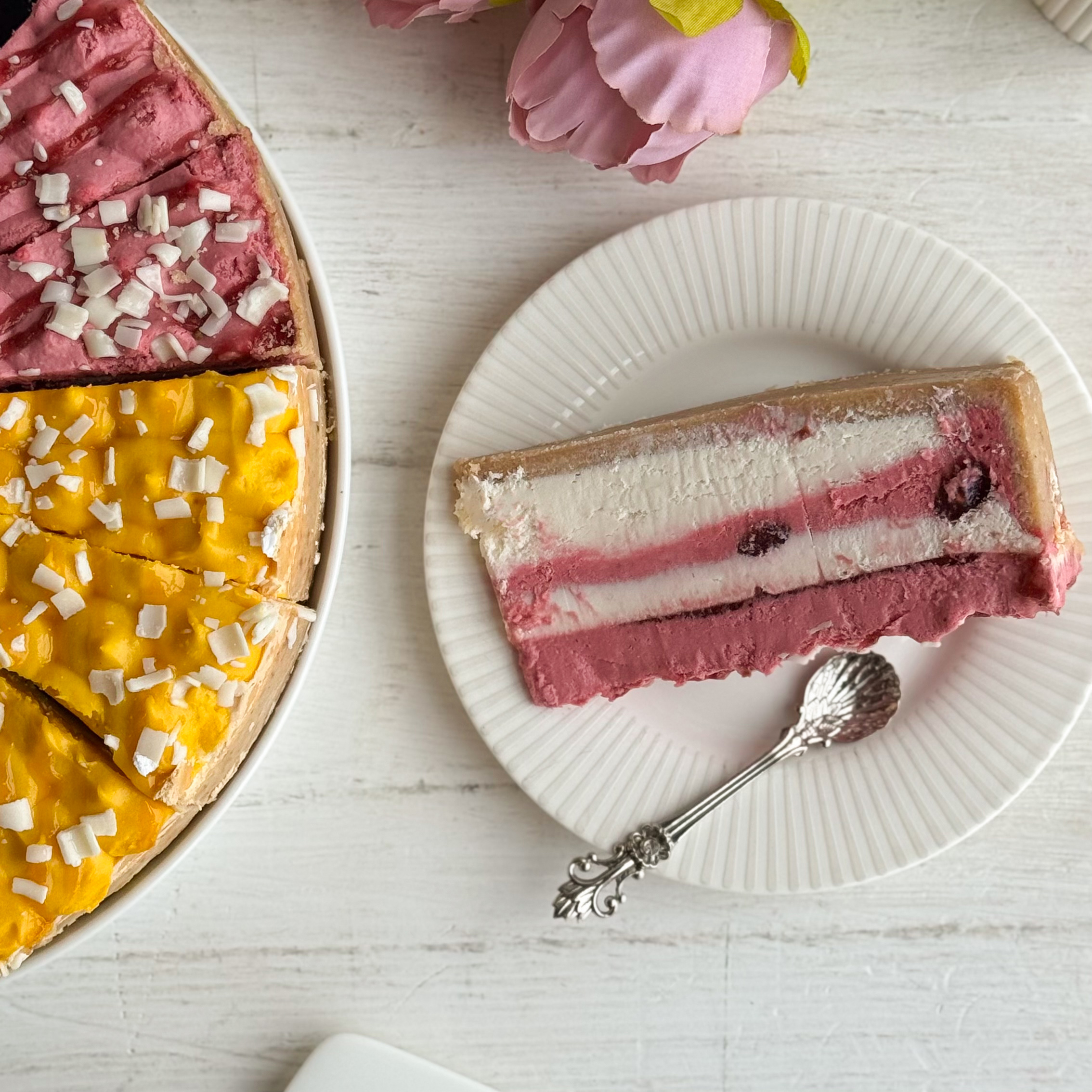 Ассорти из четырех чизкейков: Чизкейк Кокосовый, Чизкейк "Манго-маракуйя", Чизкейк "Малиновый взрыв", Чизкейк "Карамельный" изображение 6