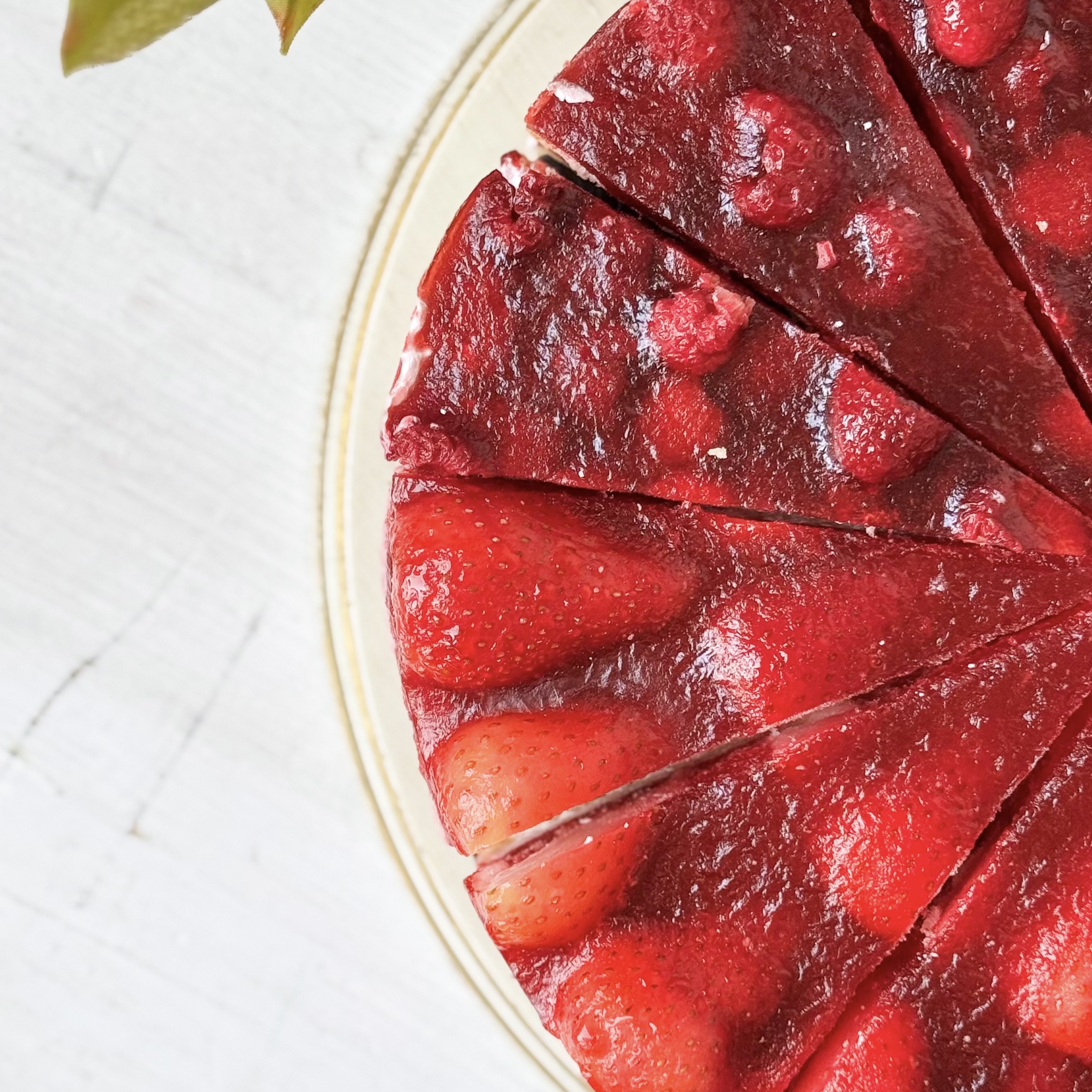 Ассорти из четырех чизкейков: Чизкейк "С клубникой", Чизкейк "С малиной", Чизкейк "С лесными ягодами", Торт "С чёрной смородиной" изображение 8