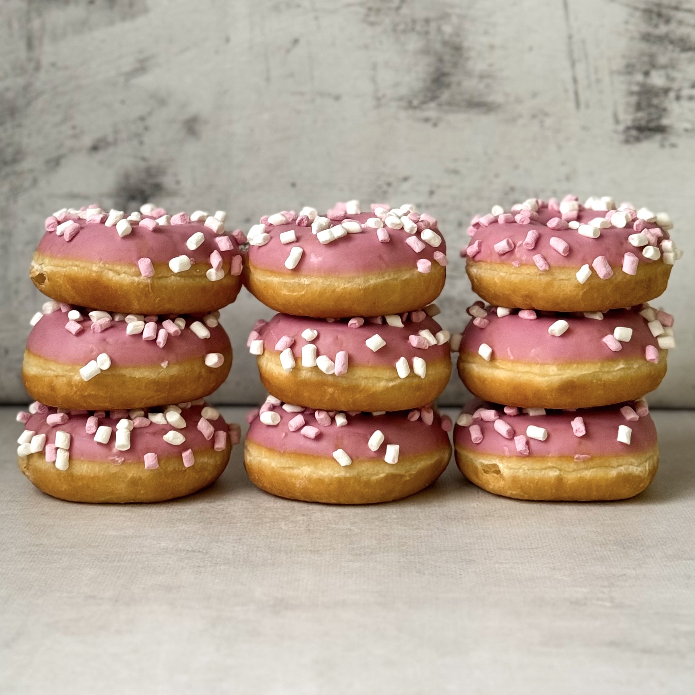 Донат глазированный с посыпкой Маршмеллоу изображение 6