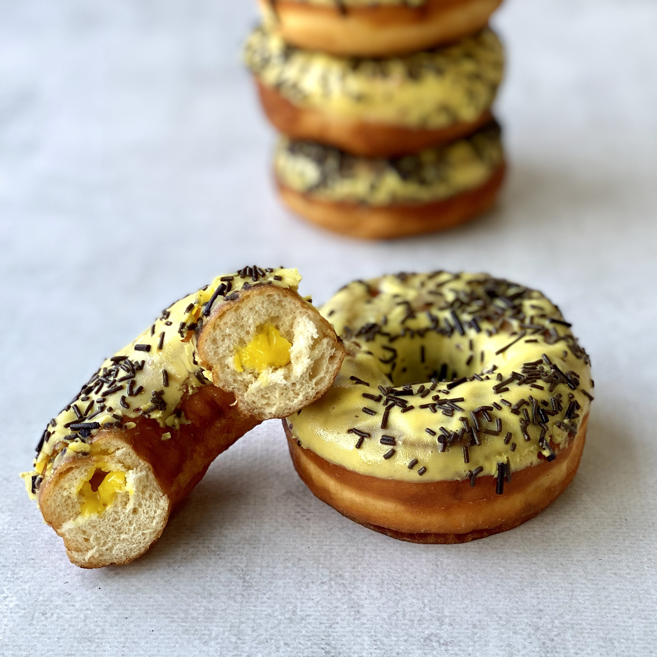 Донат с начинкой со вкусом банана 2 сорт изображение 1