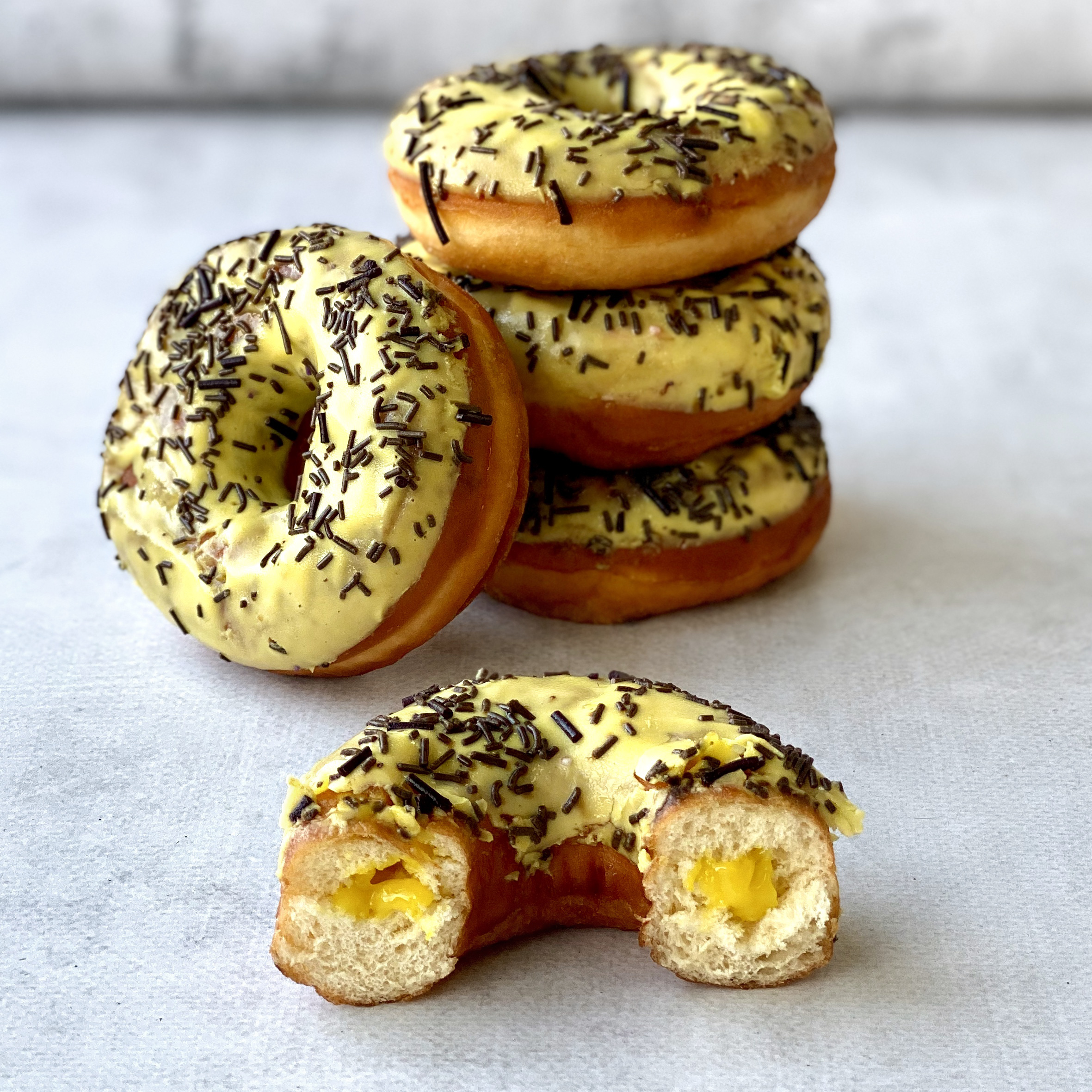 Донат с начинкой со вкусом банана 2 сорт изображение 2