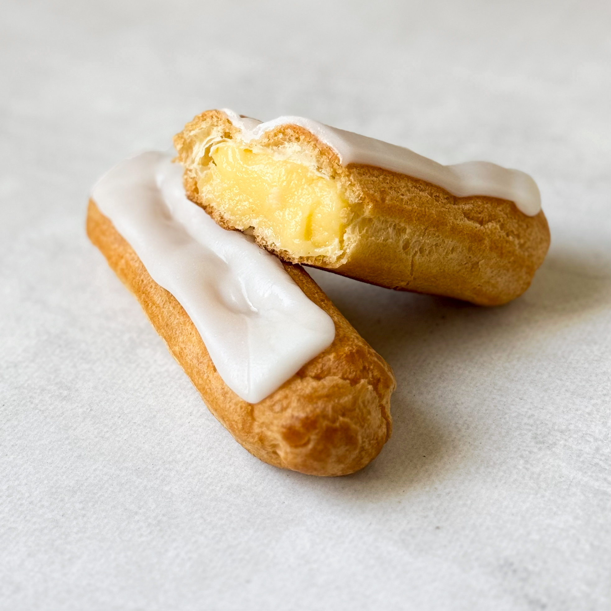 Эклеры с ванильной начинкой и белой помадкой изображение 1