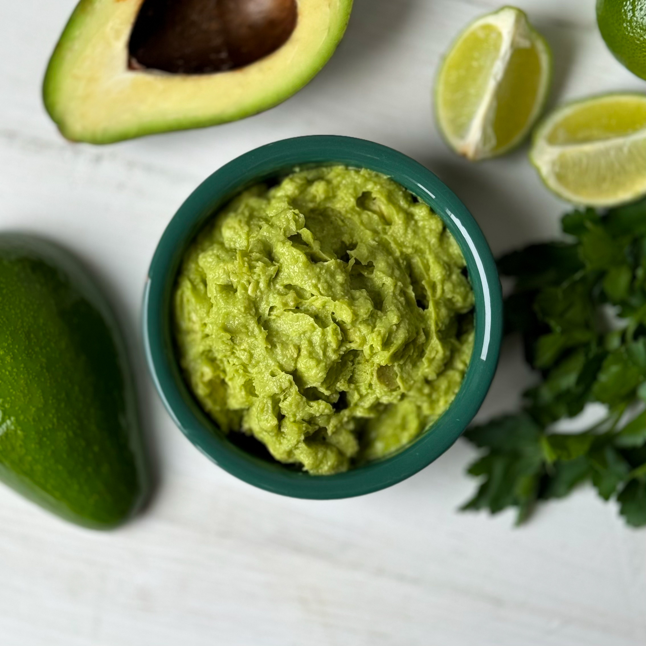 Пюрированная закуска из авокадо с черной кожей сорта HASS изображение 2