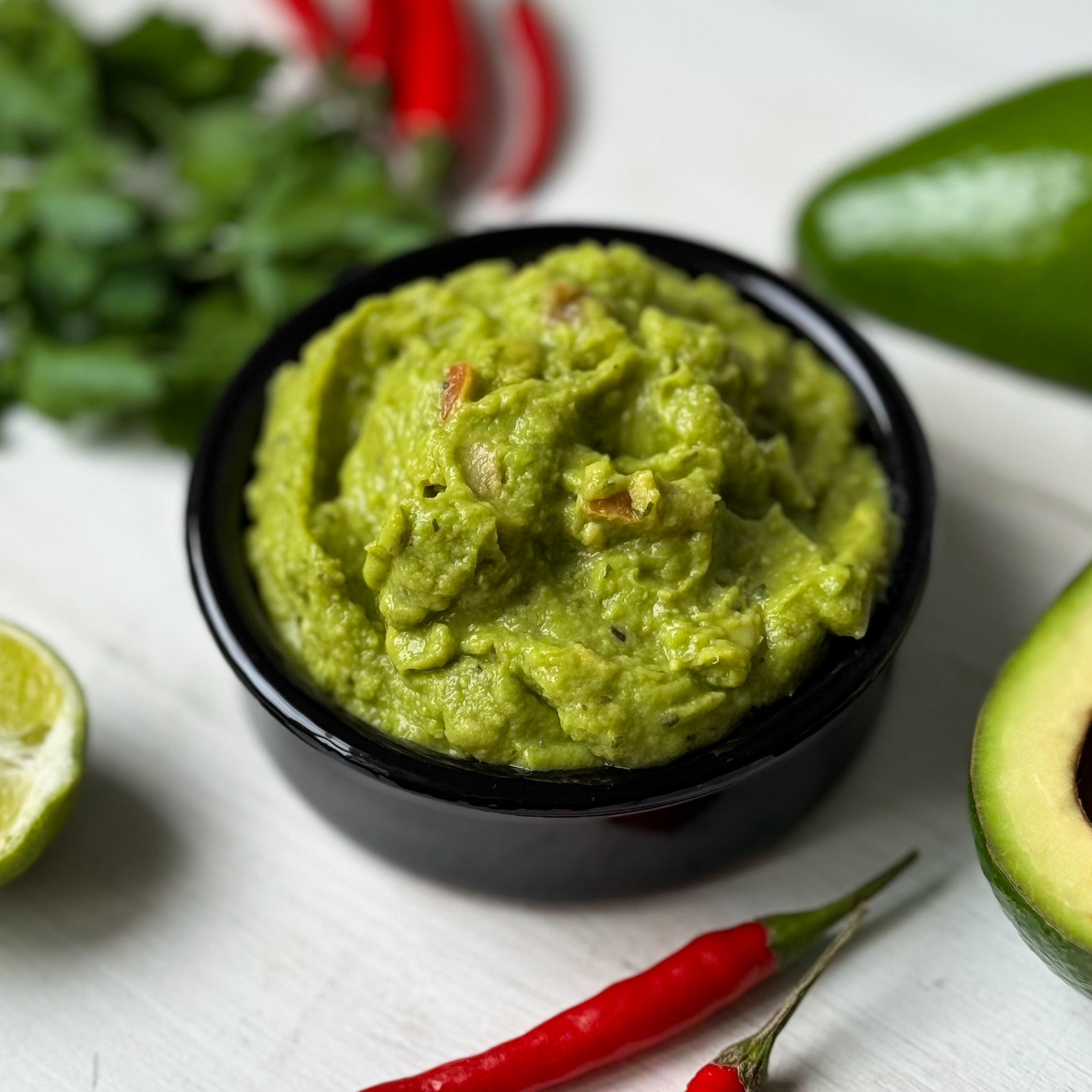 Гуакамоле с томатами и специями изображение 1