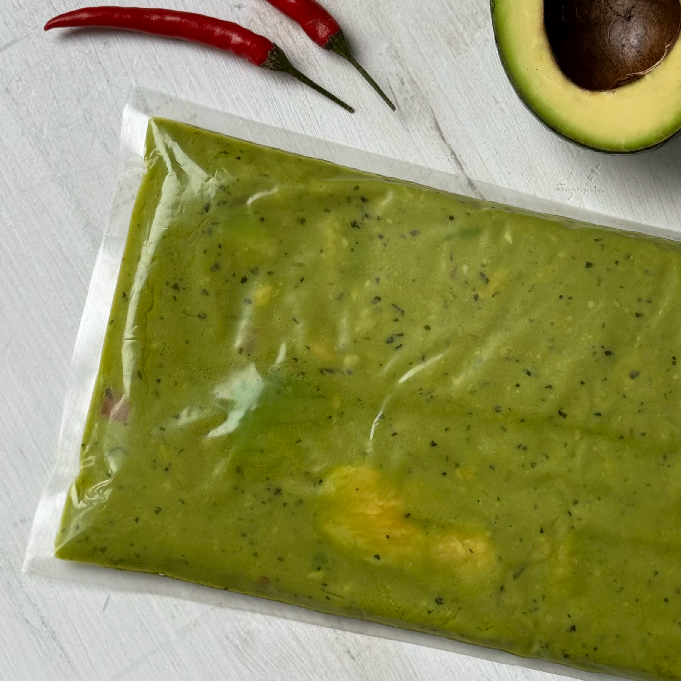 Гуакамоле с томатами и специями изображение 3