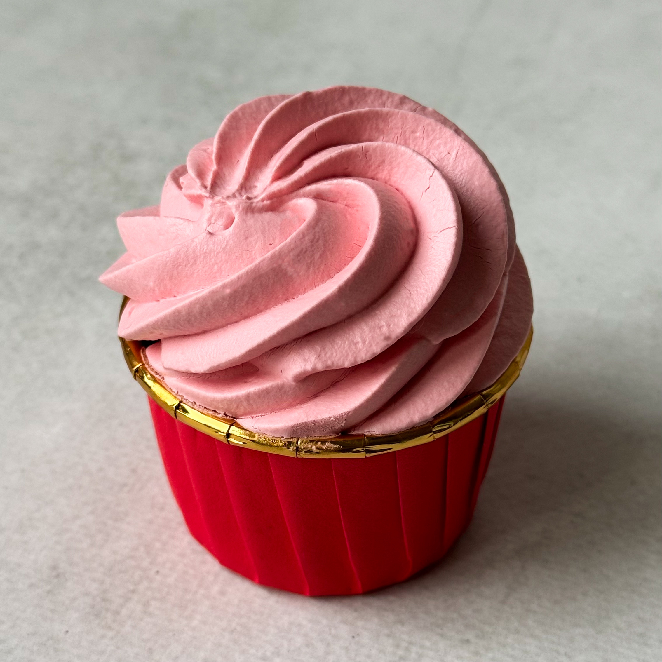 Капкейк с шоколадной прослойкой и нежнейшим сливочным кремом. изображение 5