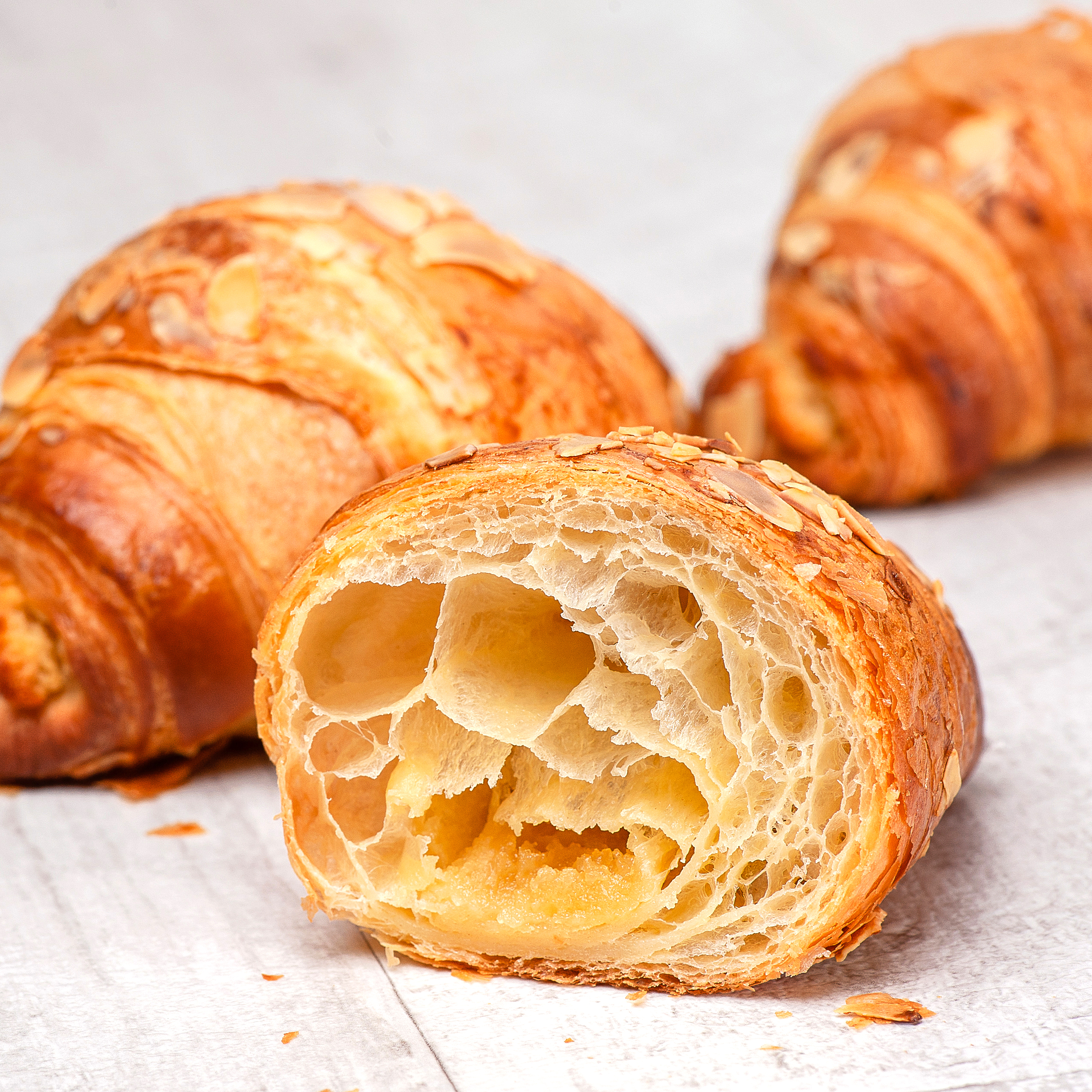 Круассан для выпекания с миндалём и миндальным кремом изображение 1