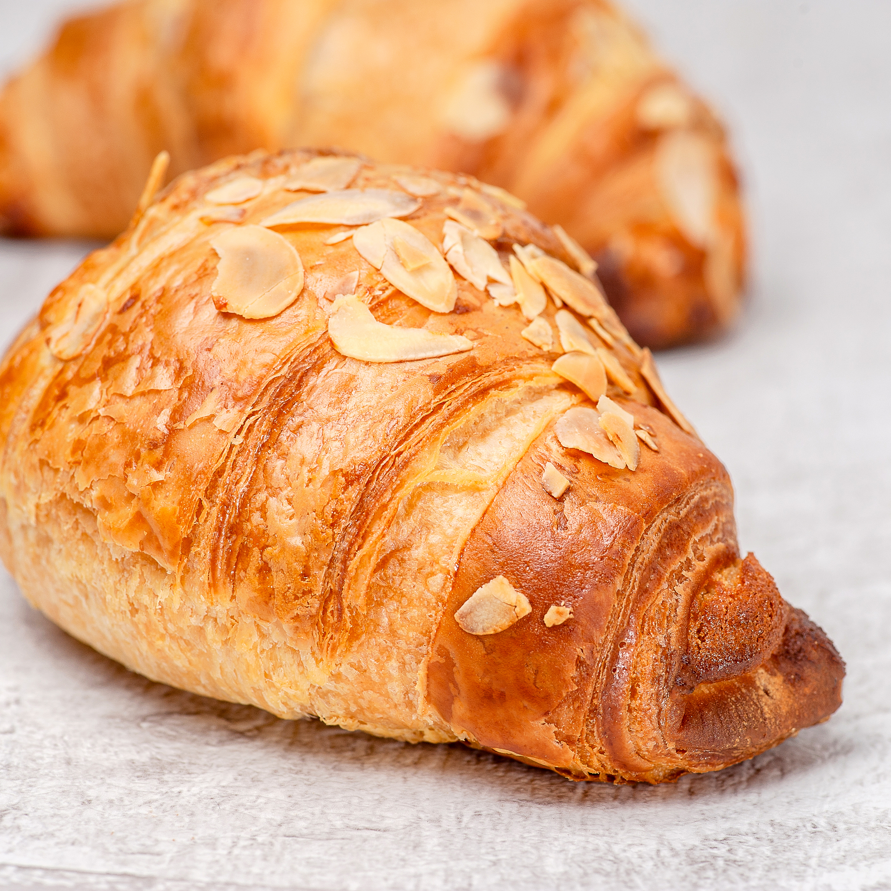 Круассан для выпекания с миндалём и миндальным кремом изображение 3
