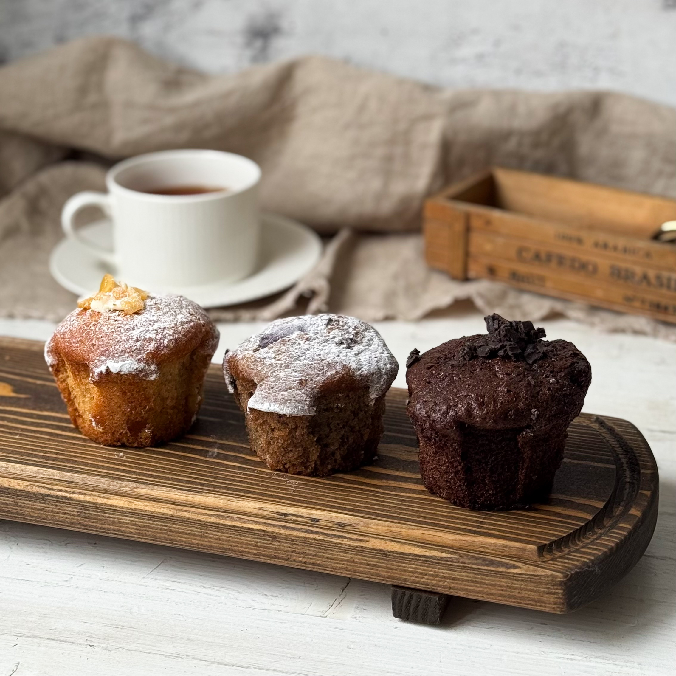 Ассорти маффинов из 3-х вкусов: черничный, шоколадный, апельсиновый изображение 12