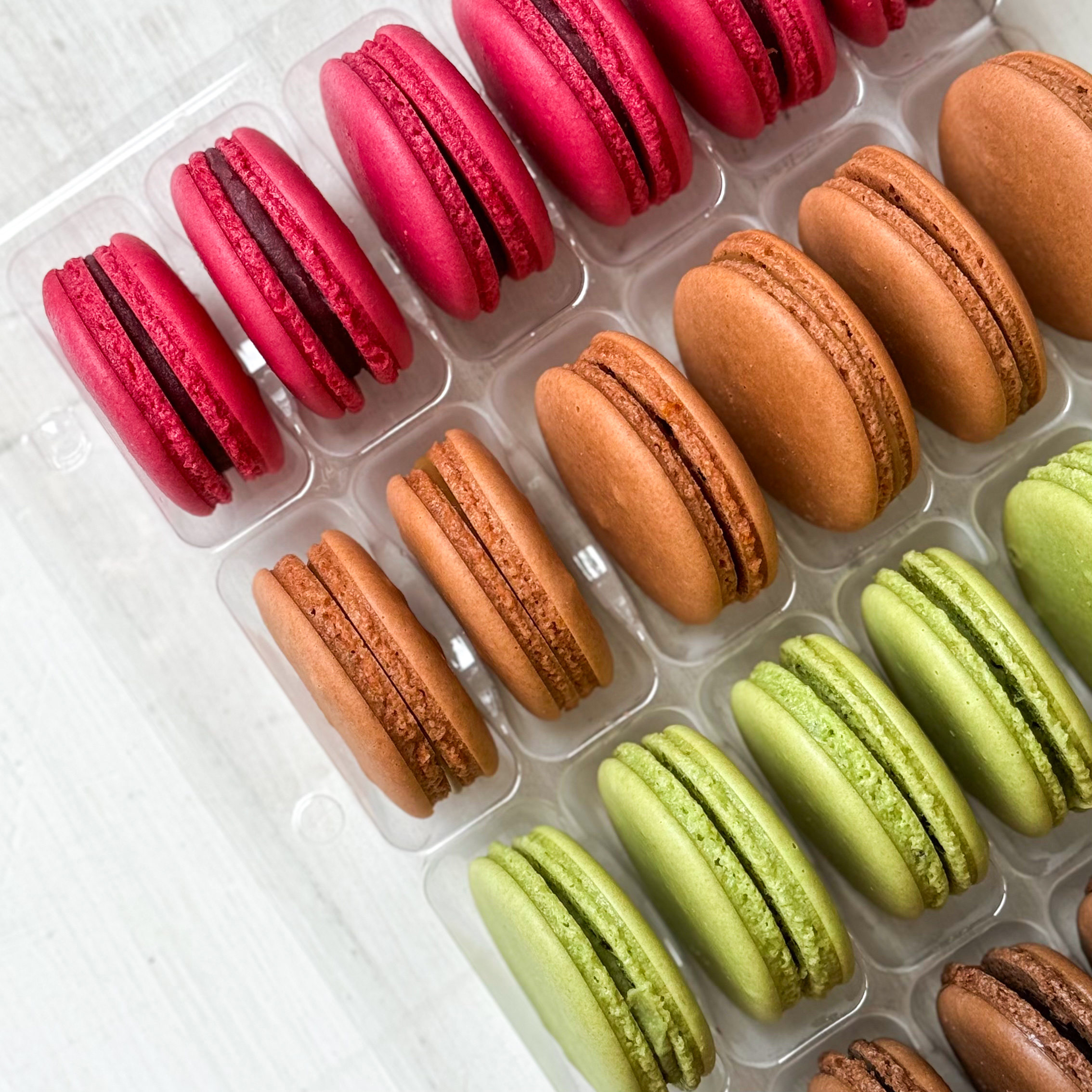 Миндальное печенье с начинкой. В коробке 5 вкусов "малина", "шоколад", "вишня", "фисташка", "карамель". изображение 7