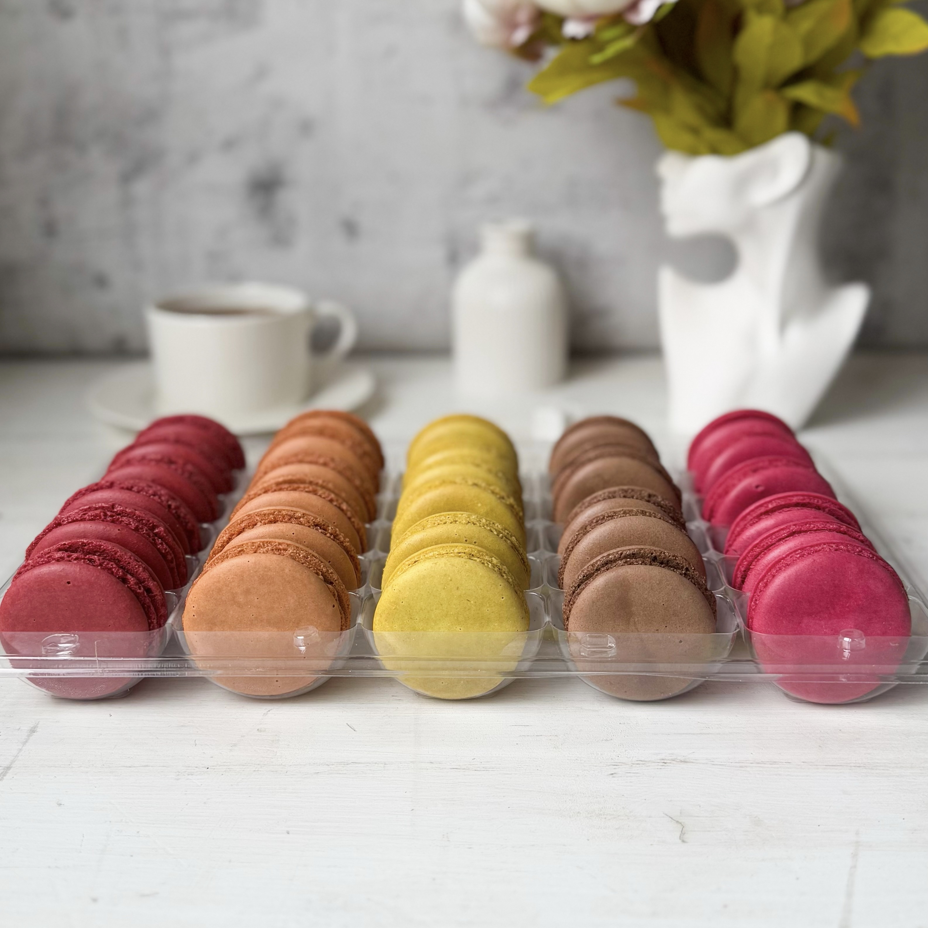 Миндальное печенье с начинкой. В коробке 5 вкусов "малина", "шоколад", "вишня", "лимон", "карамель". изображение 7