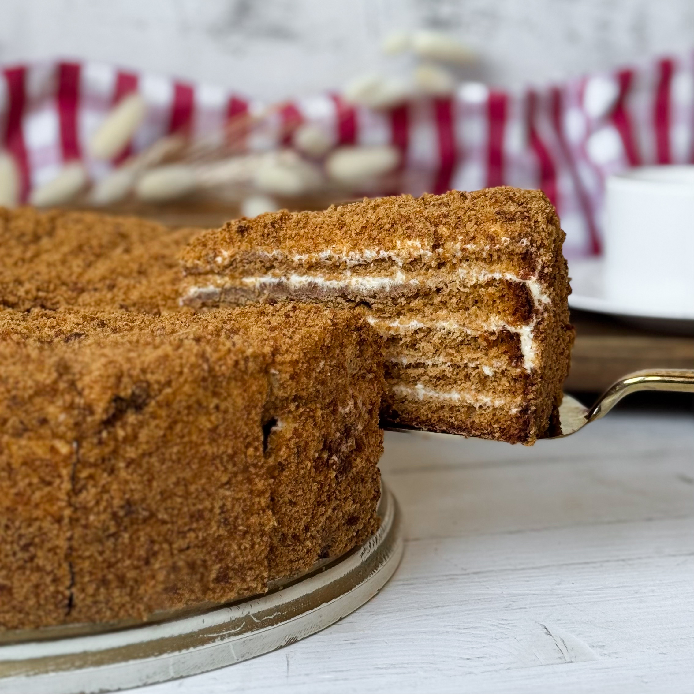 Класический медовик с традиционным вкусом. изображение 2