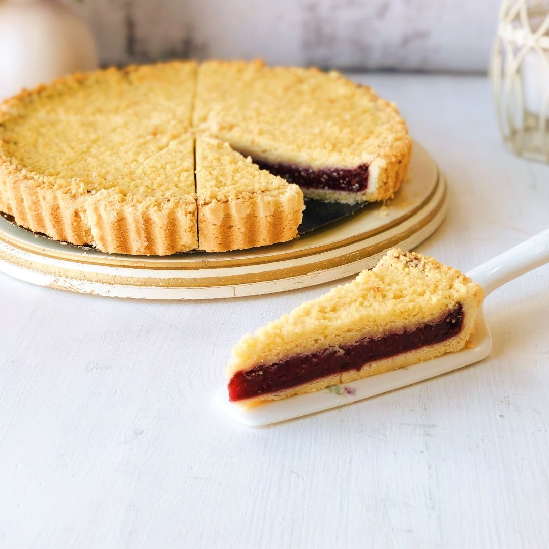 Песочный корж и начинка из спелой малины изображение 1