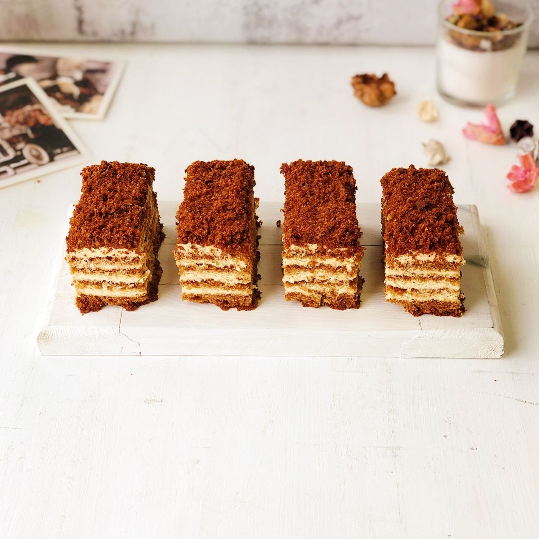 Класический медовик с традиционным вкусом. изображение 1