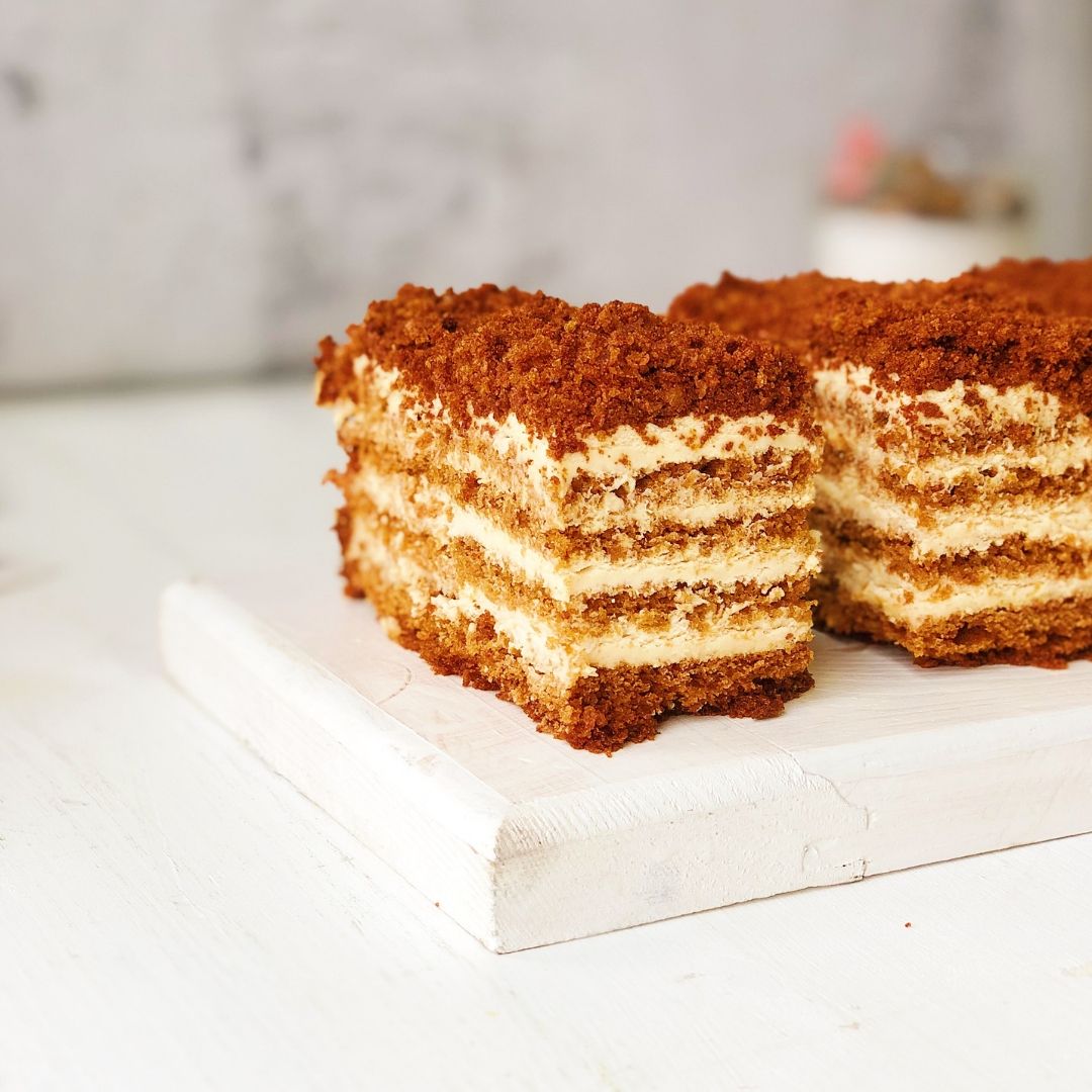 Класический медовик с традиционным вкусом. изображение 4