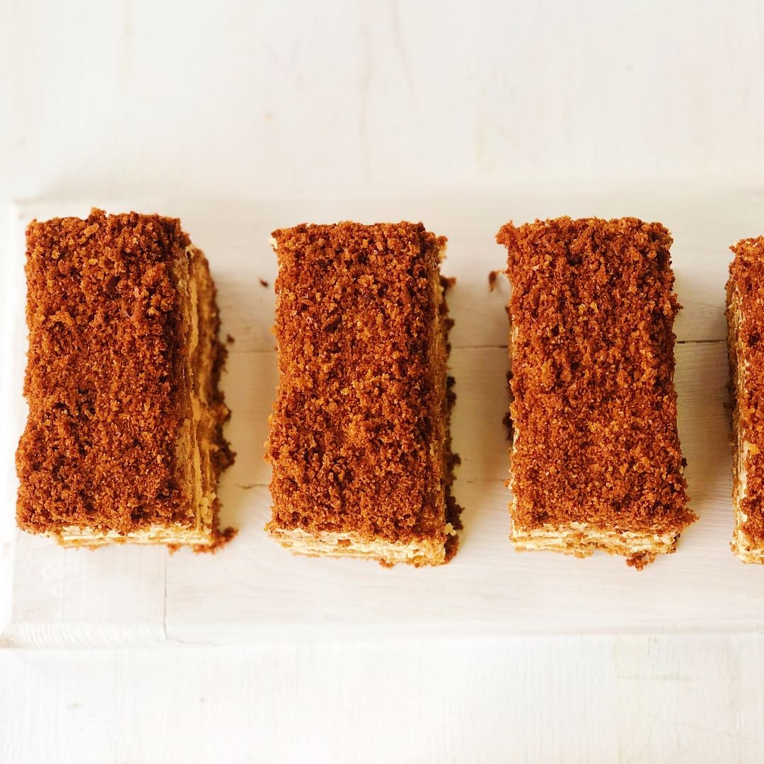 Класический медовик с традиционным вкусом. изображение 7