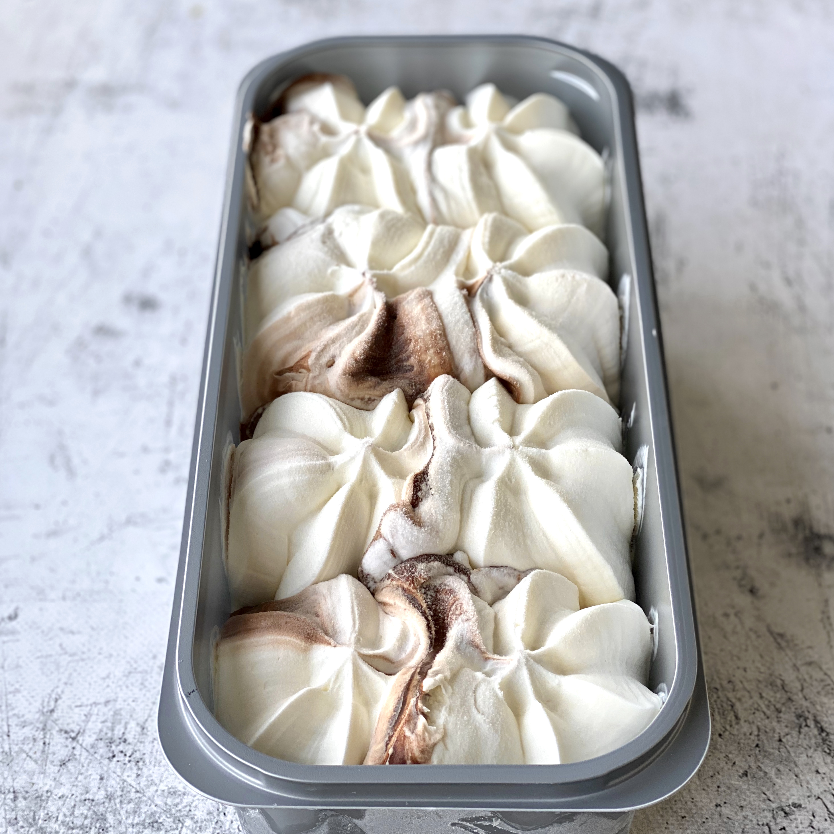 Пломбир с ароматом ванили и шоколадным топпингом "Чоко" 12% изображение 3