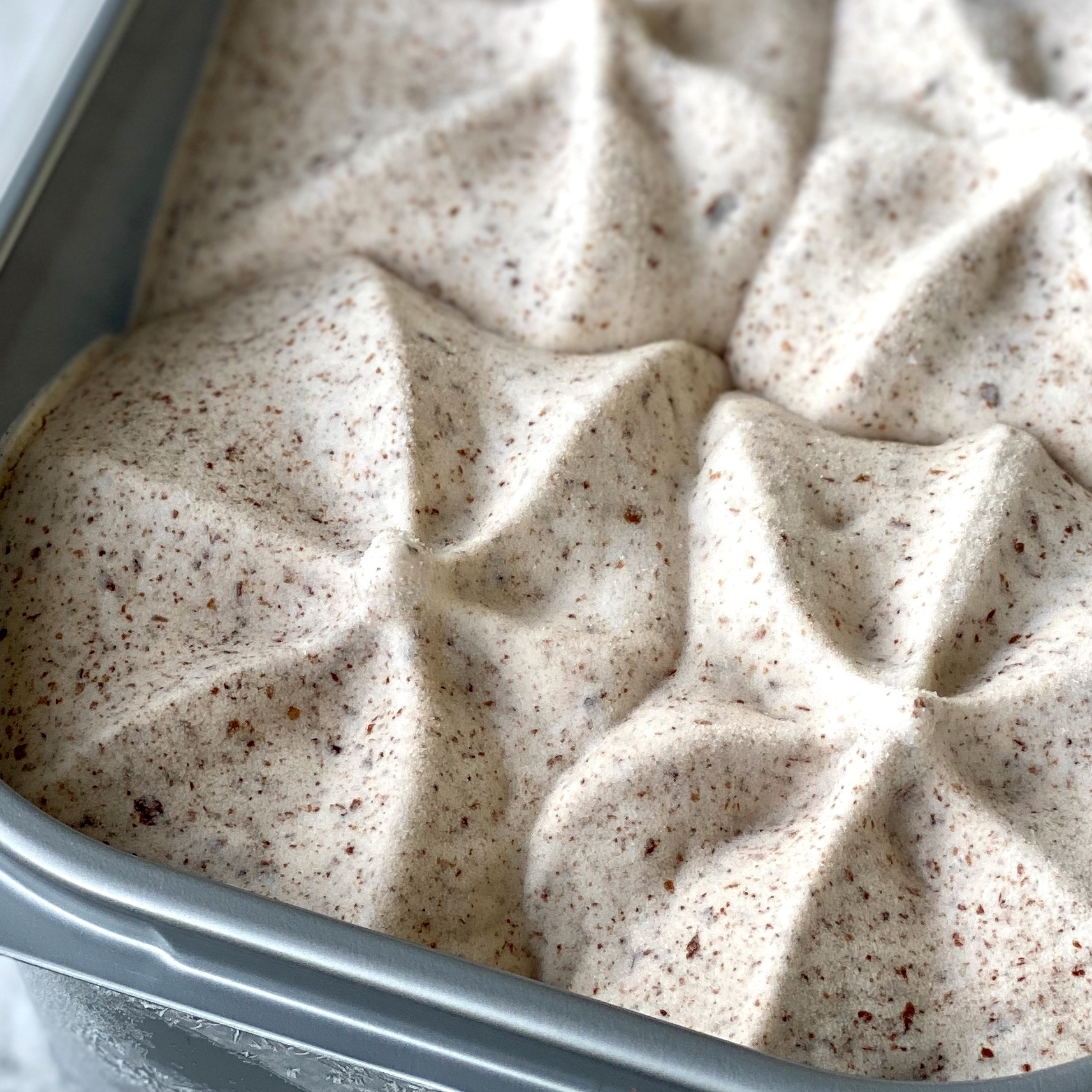 Пломбир ванильный с шоколадной крошкой "Хрустящий шоколад" 12%  изображение 2