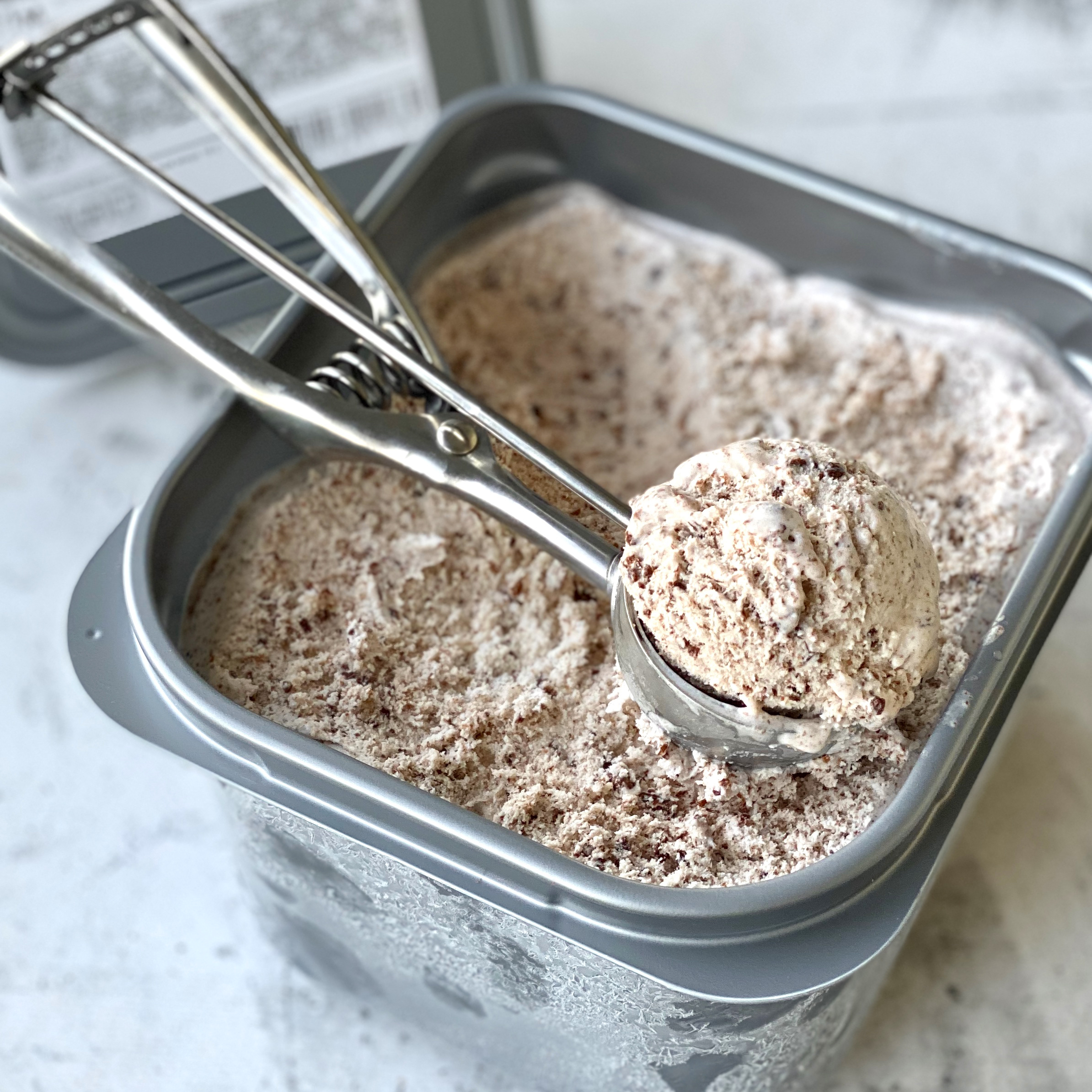 Пломбир ванильный с шоколадной крошкой "Хрустящий шоколад" 12%  изображение 3