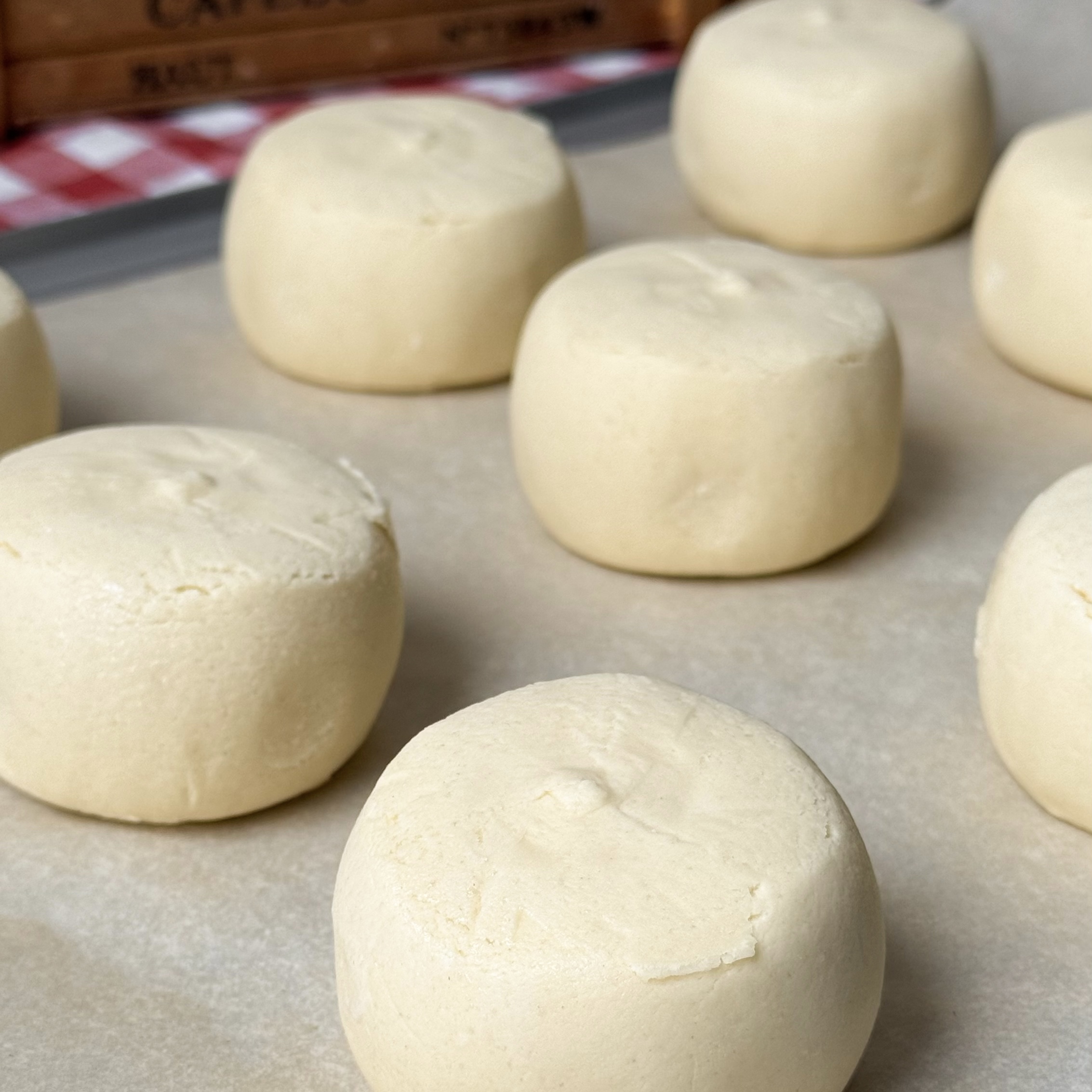 Идеальное сочетание нежного рассыпчатого теста и кремообразной творожной начинки.  изображение 9