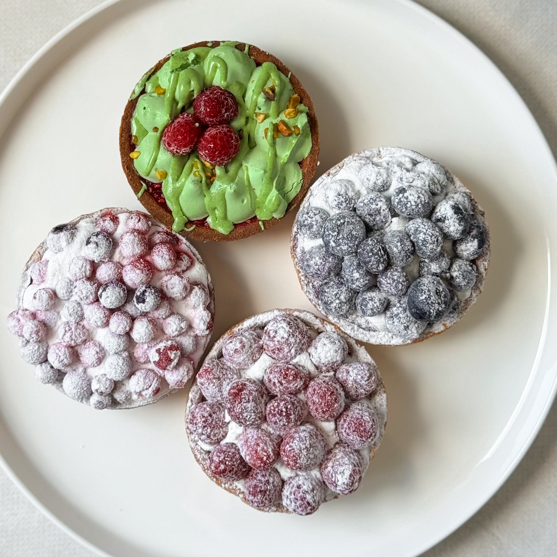 Тарталетка ассорти 4 порции: Тарталетка "Ягодная" смородиновая, Тарталетка Фисташковая, Тарталетка с голубикой, Тарталетка малиновая изображение 3