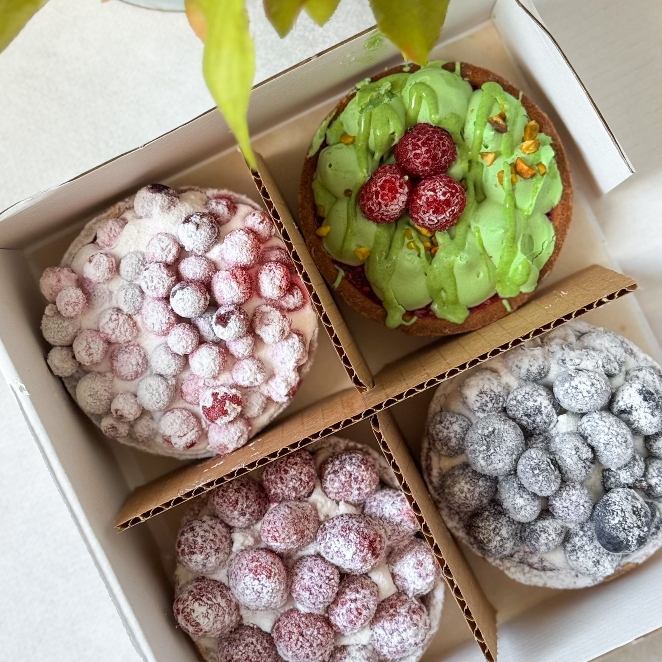 Тарталетка ассорти 4 порции: Тарталетка "Ягодная" смородиновая, Тарталетка Фисташковая, Тарталетка с голубикой, Тарталетка малиновая изображение 4