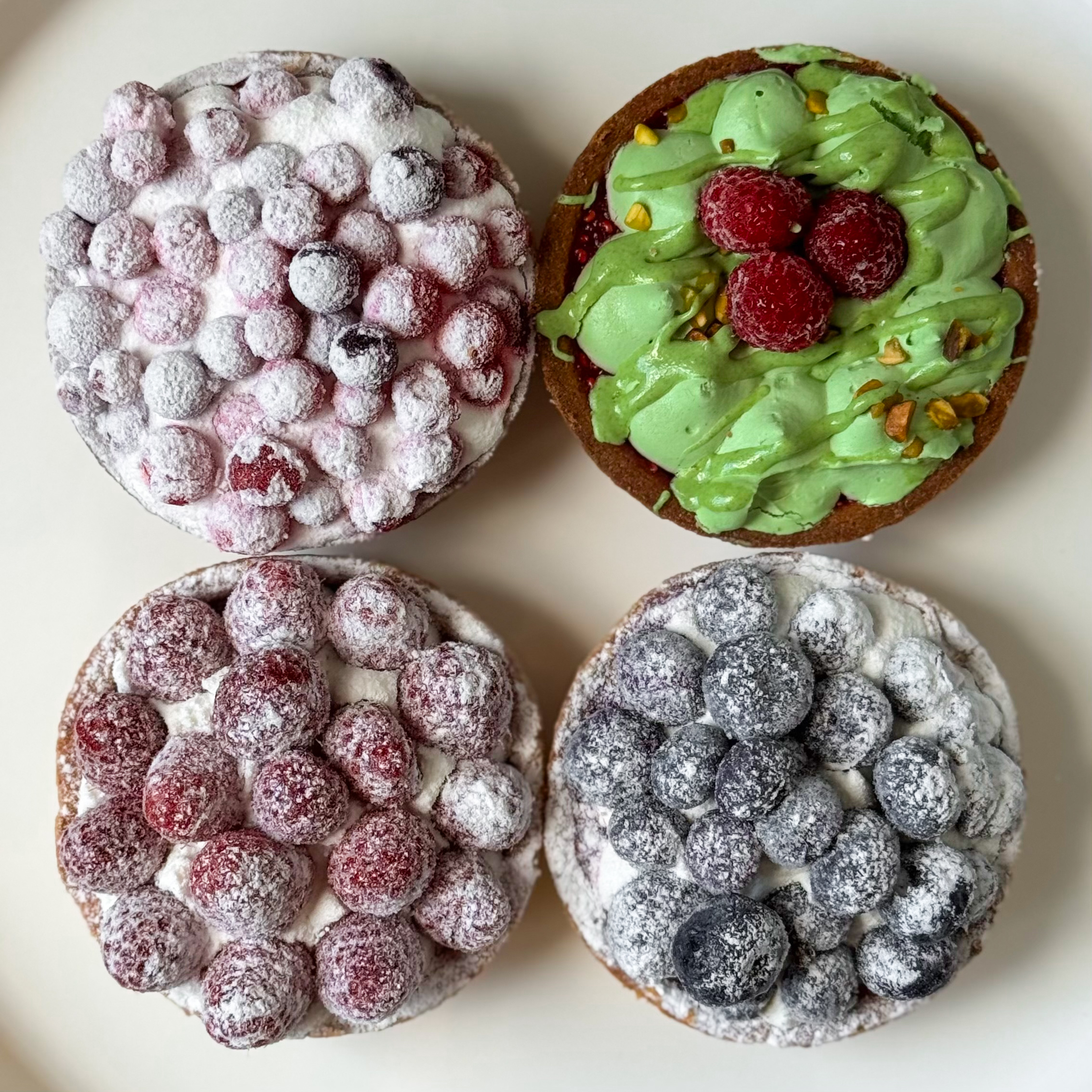 Тарталетка ассорти 4 порции: Тарталетка "Ягодная" смородиновая, Тарталетка Фисташковая, Тарталетка с голубикой, Тарталетка малиновая изображение 6