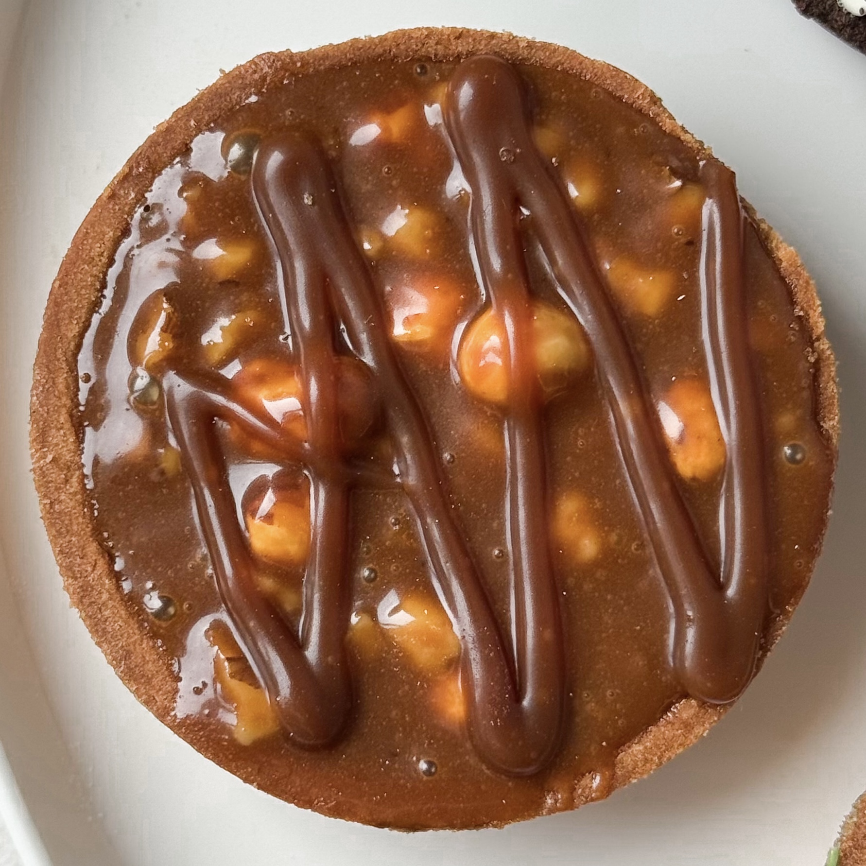 Тарталетка ассорти 4 порции: Тарталетка "Ягодная" смородиновая, Тарталетка Фисташковая, Тарталетка шоколадная с вишней, Тарталетка карамельно-ореховая изображение 7