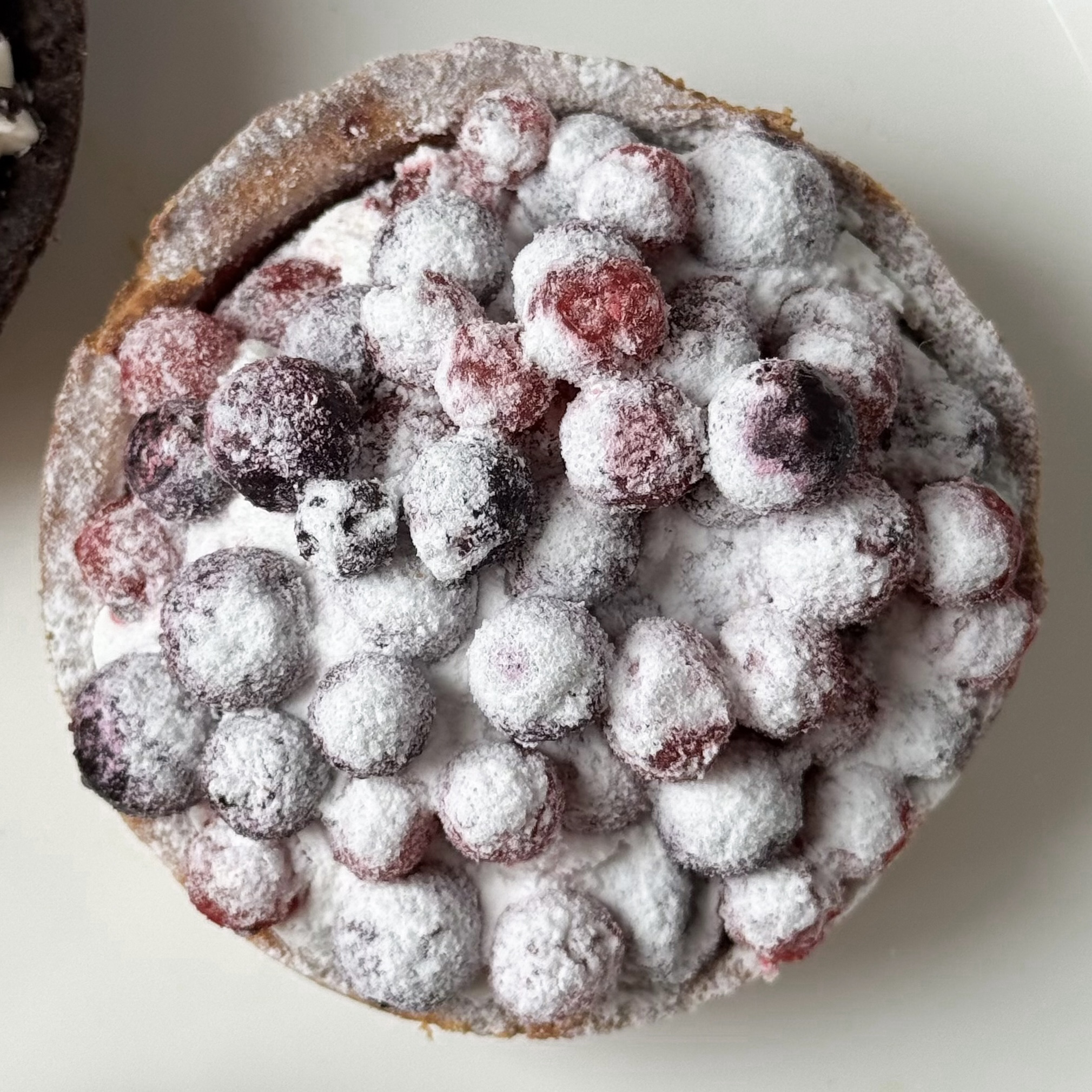 Тарталетка ассорти 4 порции: Тарталетка "Ягодная" смородиновая, Тарталетка Фисташковая, Тарталетка шоколадная с вишней, Тарталетка карамельно-ореховая изображение 8