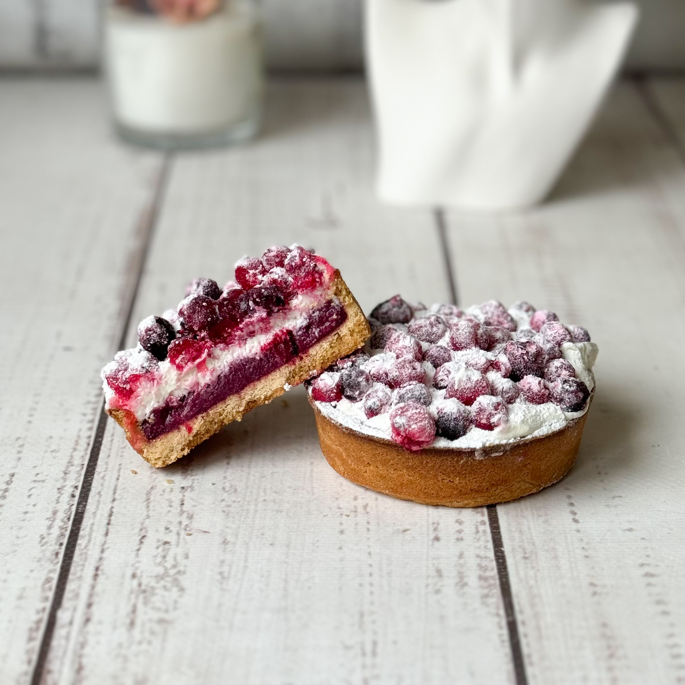 Ассорти из 9 тарталеток 3 вкусов: фисташковые (3 шт.), малиновые (3 шт.), смородиновые (3 шт.) изображение 7