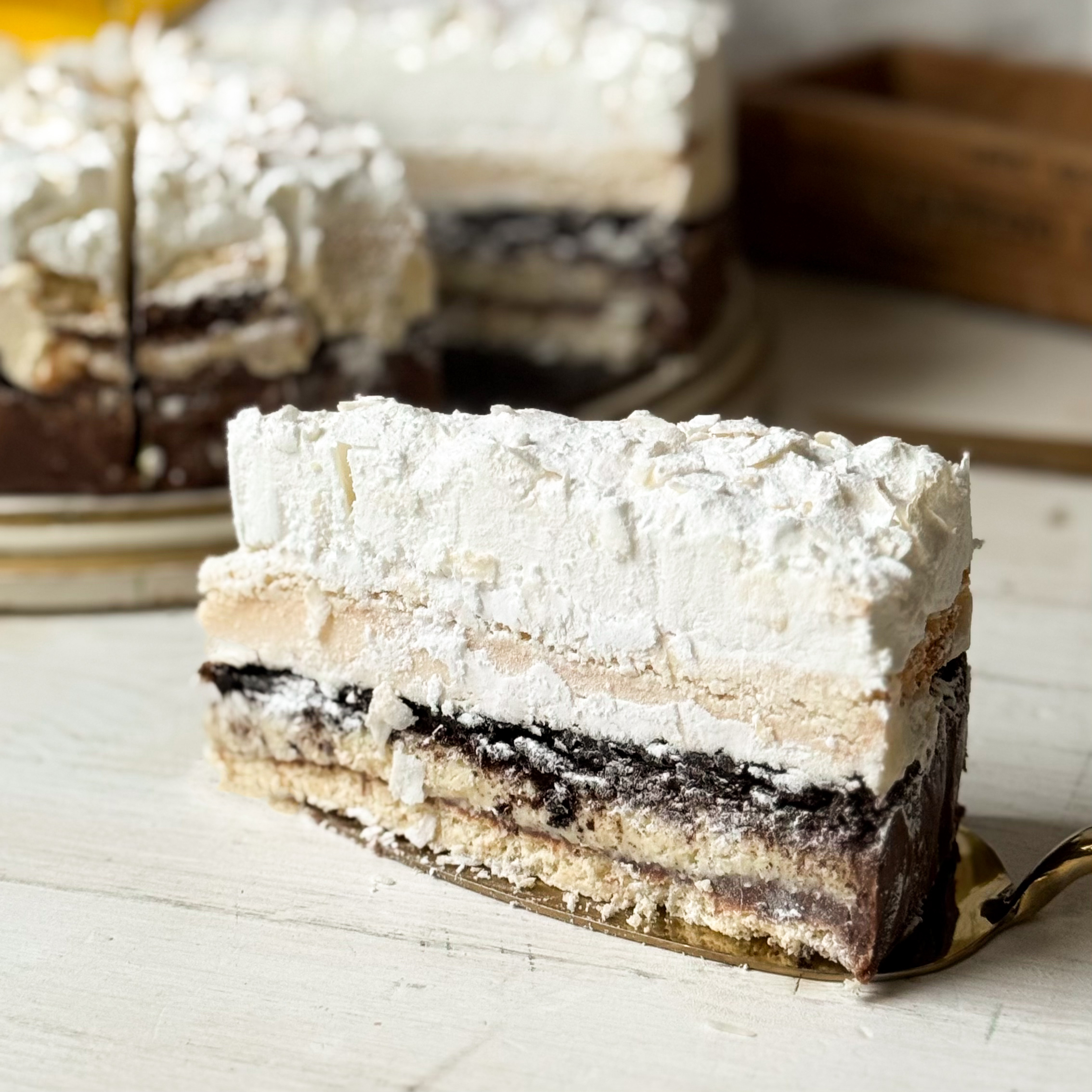 Ассорти из 4 видов тортов 14 порций изображение 3