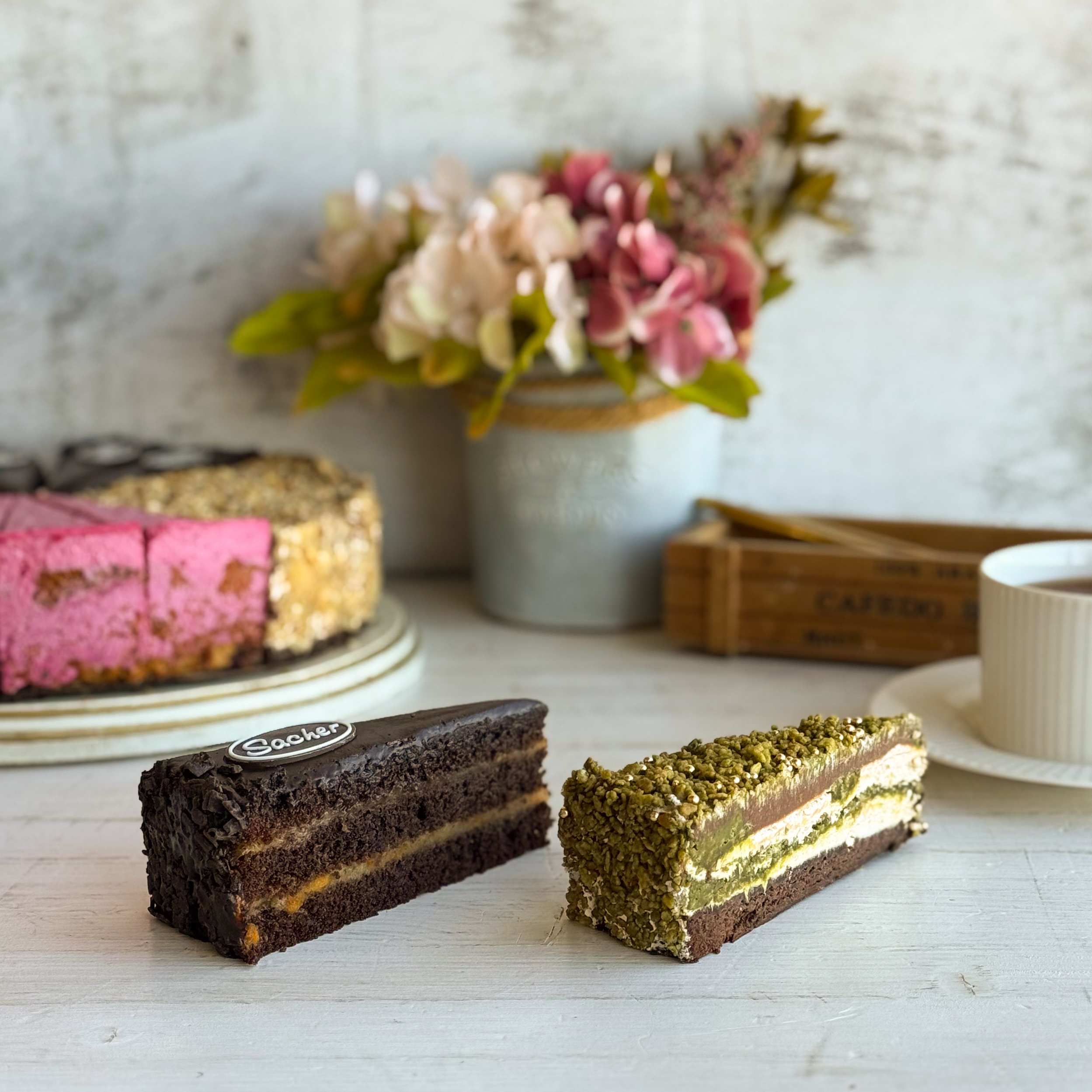 Ассорти из 4 видов популярных тортов, 16 порций. изображение 11