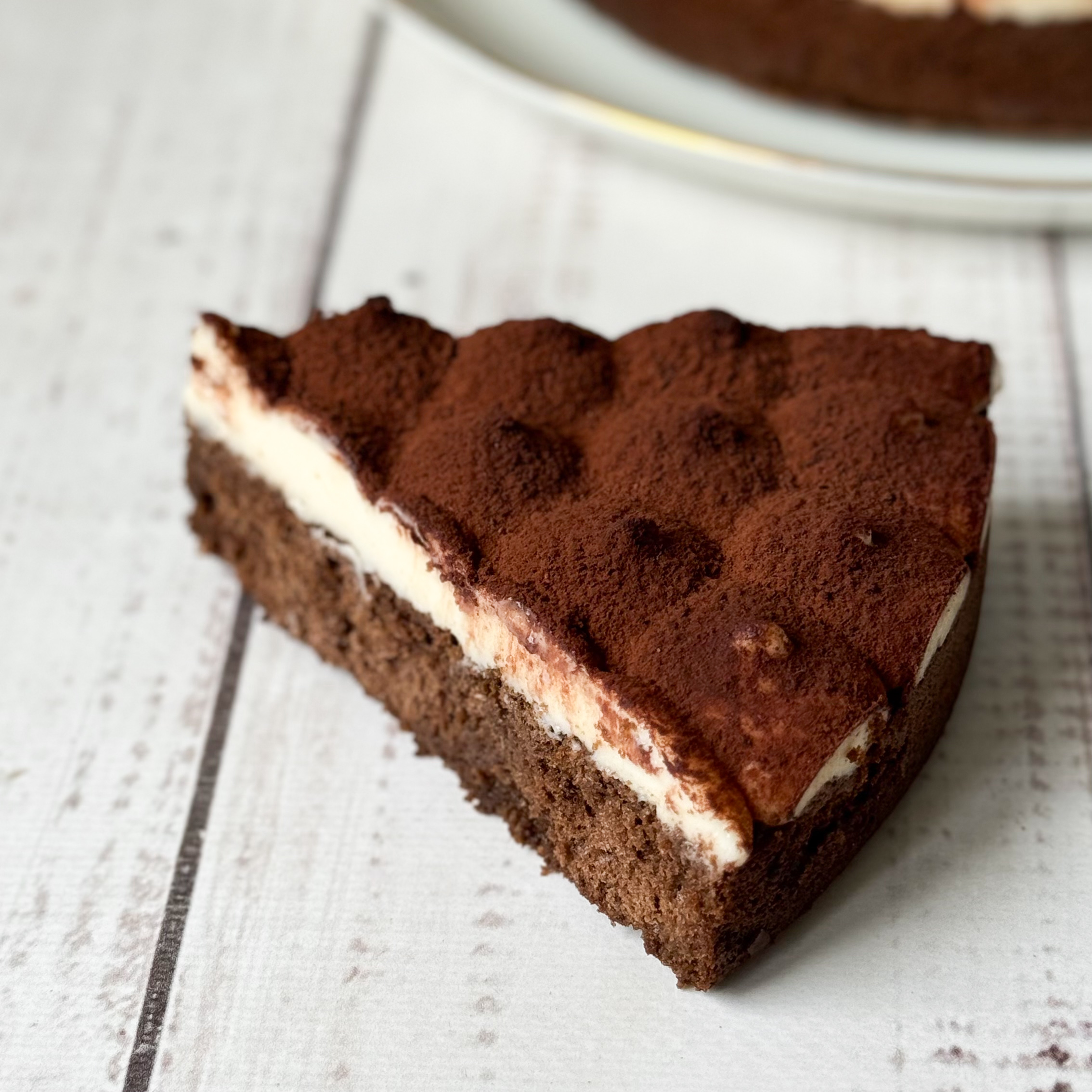 Легендарный вкус воплощён в нежном торте с сыром Маскарпоне и украшен какао посыпкой изображение 7