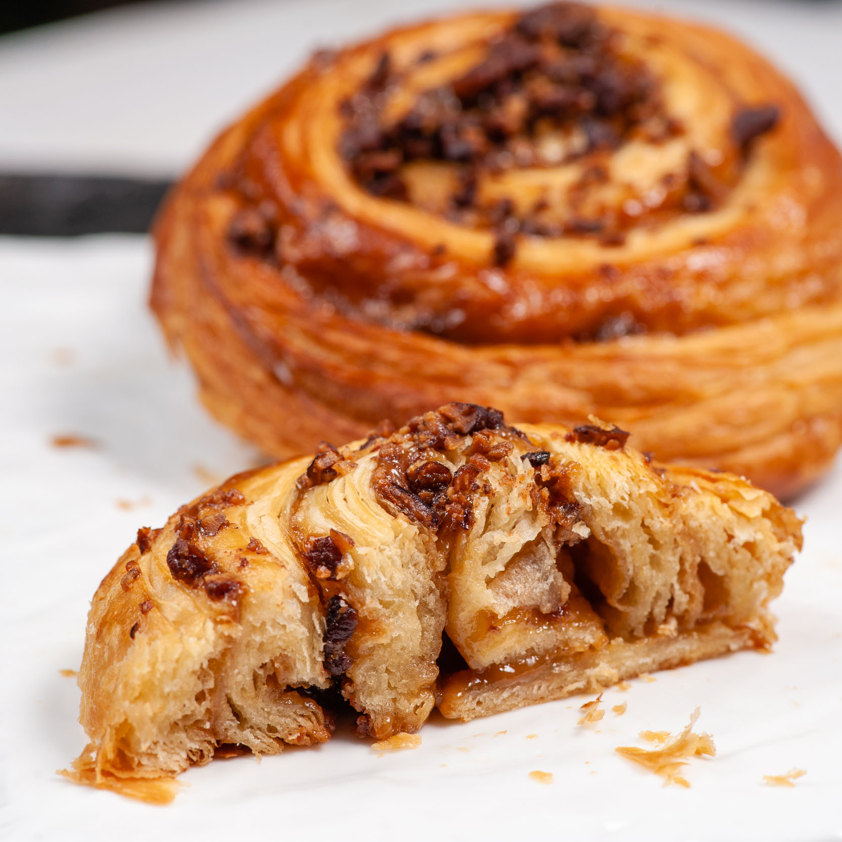 Улитка для выпекания с карамелью, корицей и грецким орехом изображение 1