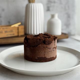 Насыщенный шоколадный вкус и нежная текстура.