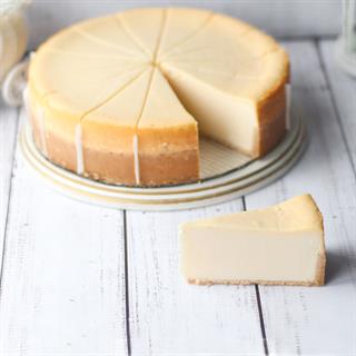 Классический высокий чизкейк "Нью-Йорк".