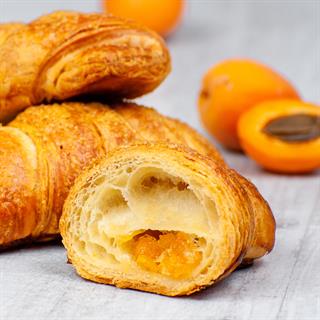 Круассан для выпекания с абрикосовой начинкой 