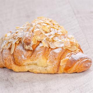 Круассан отпечённый с миндалем и миндальным кремом