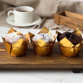Ассорти маффинов из 3-х вкусов: черничный, шоколадный, апельсиновый