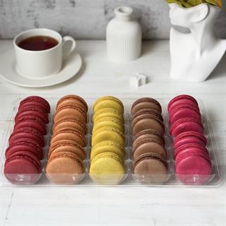 Миндальное печенье с начинкой. В коробке 5 вкусов "малина", "шоколад", "вишня", "лимон", "карамель".