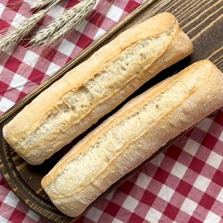 Рустикальные минибагеты «Барра»  идеальны для сэндвичей или просто как хлеб к супу или салату. Выпечены по классическим рецептам итальянской кухни. Воздушный мякиш с крупными порами и хрустящая корочка, присыпанная мукой. Без консервантов, улучшителей и ароматизаторов. Удивляйте близких и друзей вкусной домашней выпечкой!