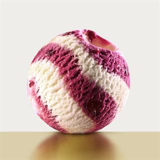 Вишнёвый замороженный десерт с йогуртовым вкусом и насыщенный вишневый сорбет с кусочками вишни 