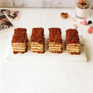 Класический медовик с традиционным вкусом.